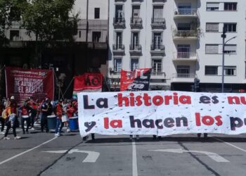 DÍA MUNDIAL DEL HÁBITAT: MOVILIZACIÓN Y ACTO FRENTE AL CONGRESO