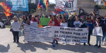 LOS PUEBLOS DE NUESTRA AMERICA INDIA Y MESTIZA RESISTIMOS LA RECOLONIZACION DE NUESTROS TERRITORIOS